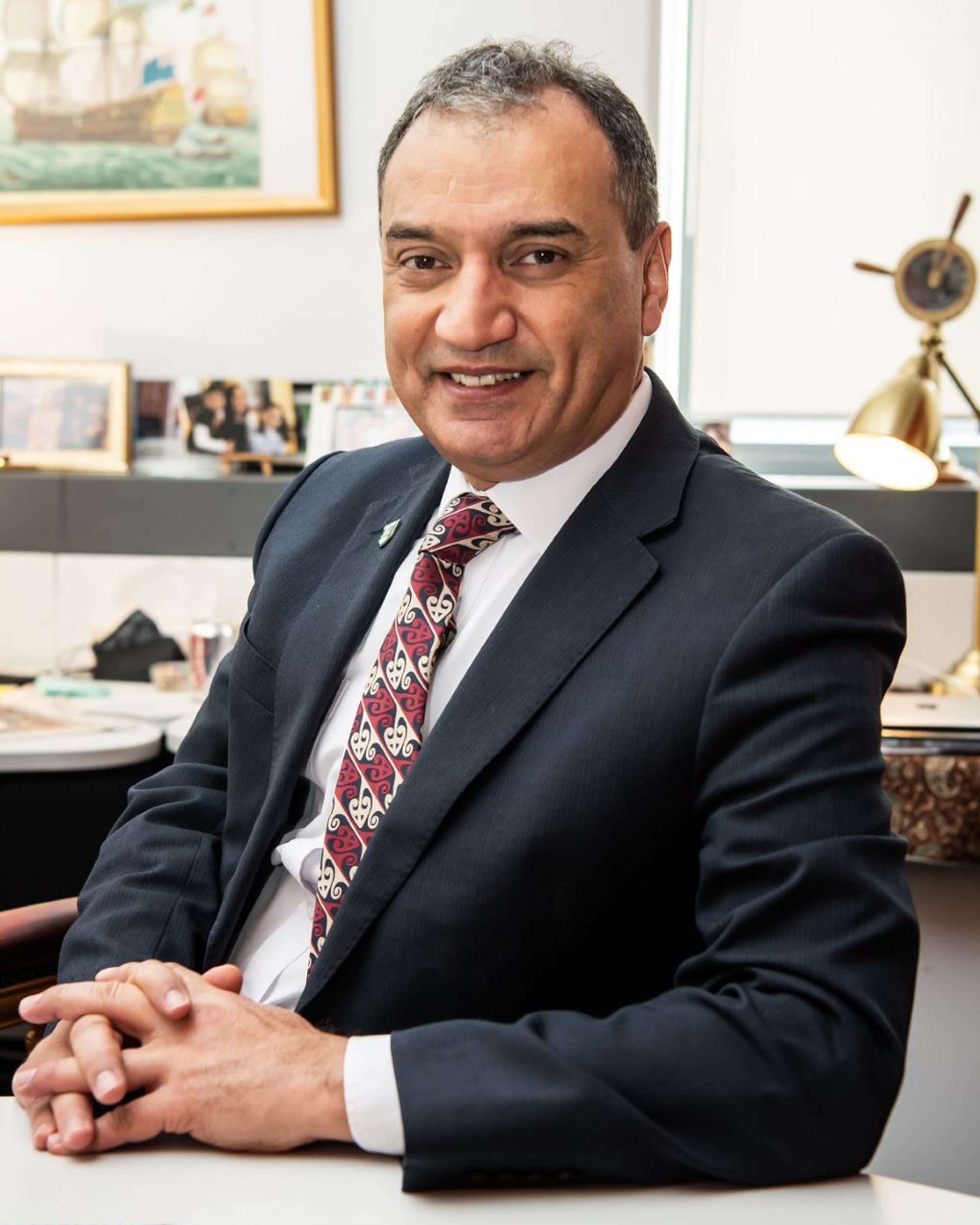 Portrait of Professor Ehsan Mesbahi smiling in Alan MacDiarmid