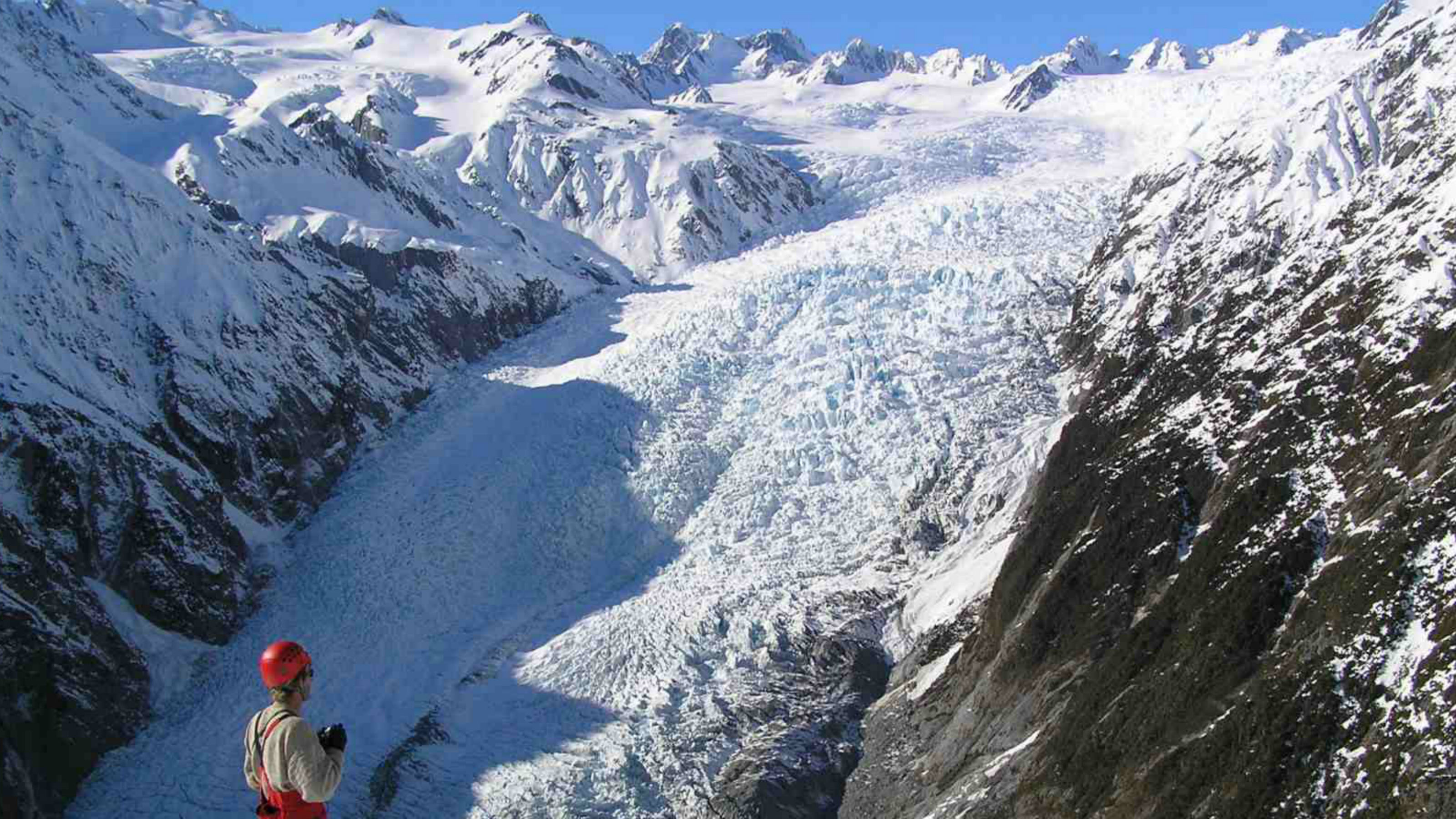 Explaining New Zealands unusual growing glaciers