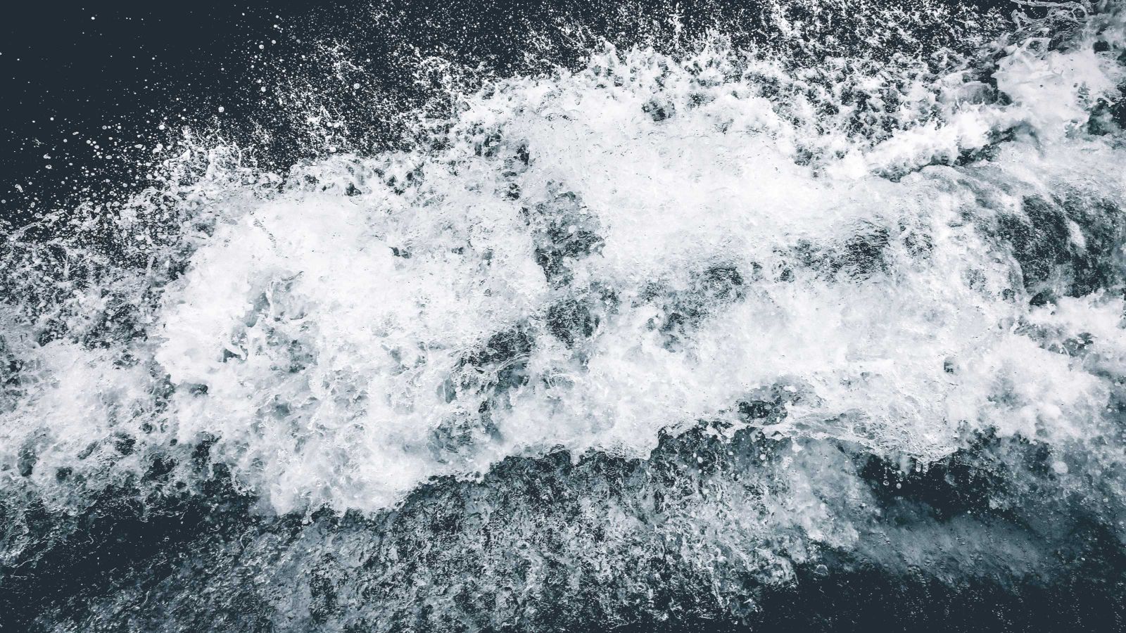 Water splashing in the ocean